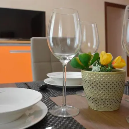 Casa Patio Palmeras Con Piscina شقة