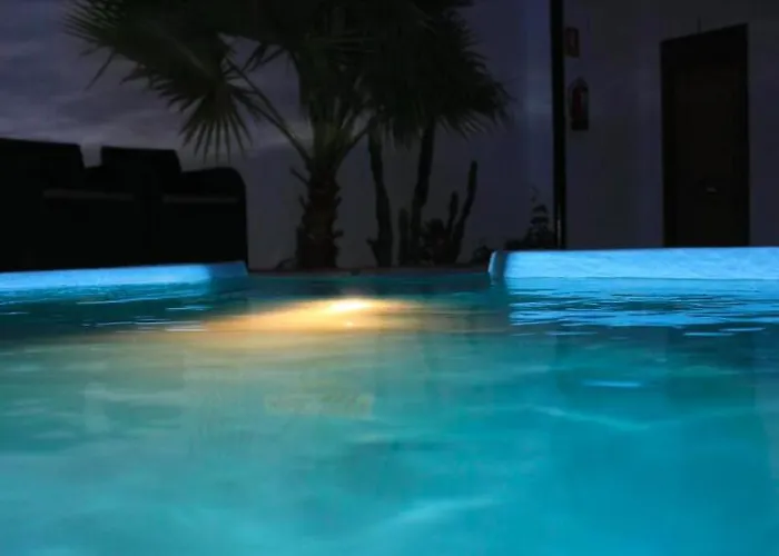 Casa Patio Palmeras Con Piscina Apartmán *